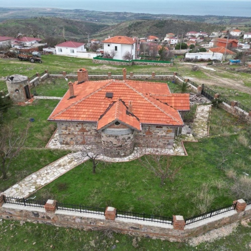 ÇANAKKALE AYVACIKTA DENİZ MANZARALI TAŞ EV