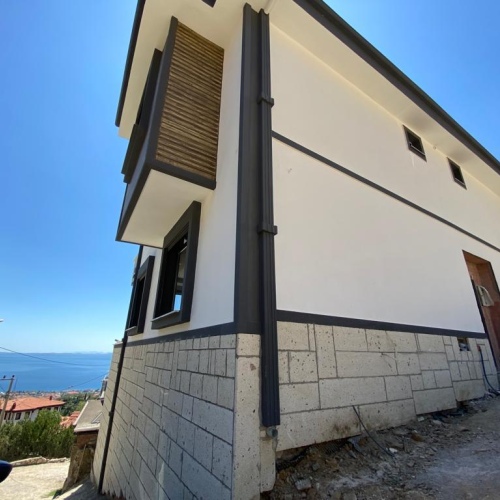 ALTINOLUKTA EŞSİZ DENİZ MANZARALI TRIPLEX VİLLA