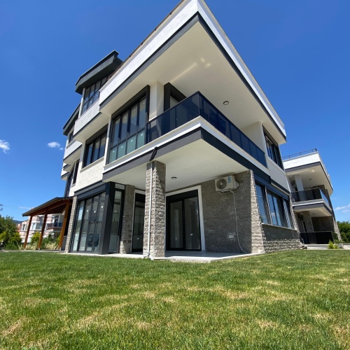 ALTINOLUK NARLIDA DENİZE 50 METRE VİLLA