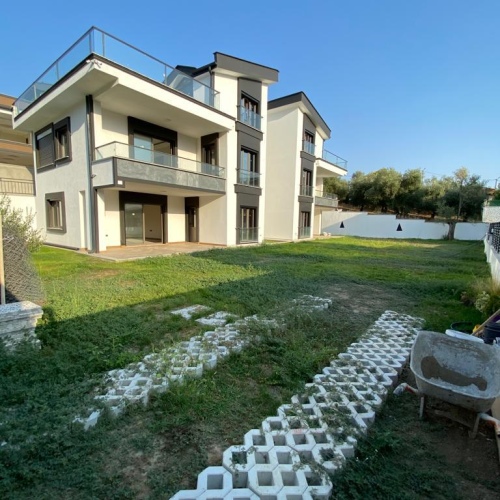 ALTINOLUK NARLI MEVKİİNDE EŞSİZ MANZARALI TRIPLEX VİLLALAR
