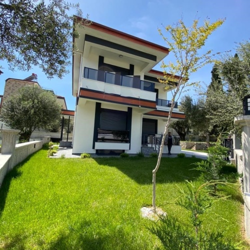 KAZDAĞININ ETEKLERİNDE GÜRE DE MÜSTAKİL LUX VİLLA
