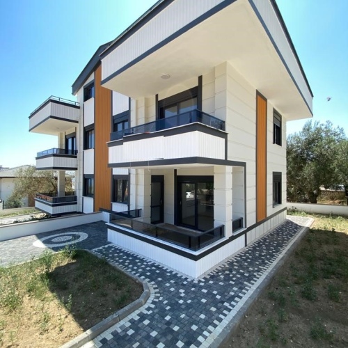 ALTINOLUKTA EŞSİZ DENİZ MANZARALI TRIPLEX VİLLA
