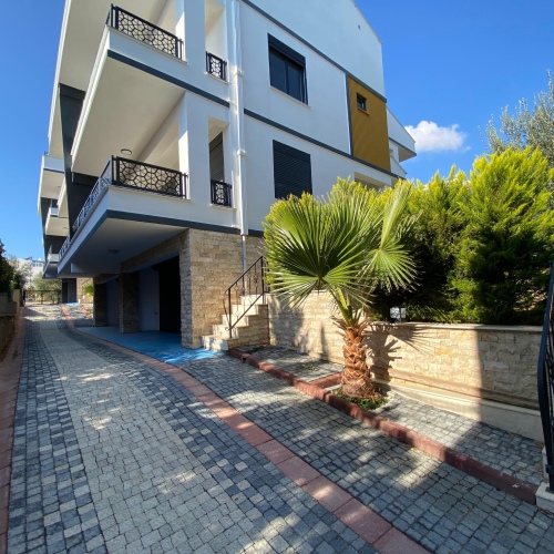 ALTINOLUKTA DENİZ MANZARALI LUX TRIPLEX VİLLALAR