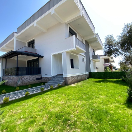 ALTINOLUK NARLIDA 3+1 BAHÇELİ VİLLALAR