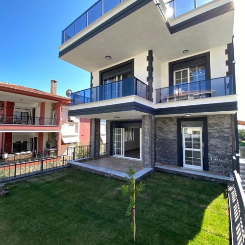 ALTINOLUK MERKEZDE 4+1 TRIPLEX MUHTEŞEM VİLLAMIZ