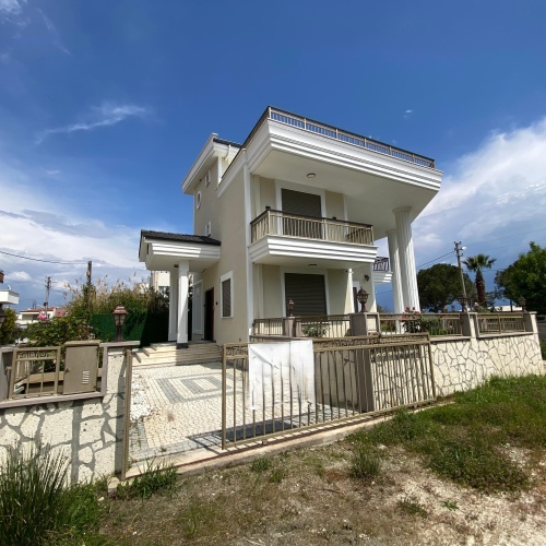 GÜRE DE DENİZE SIFIR ULTRA LUX VİLLA