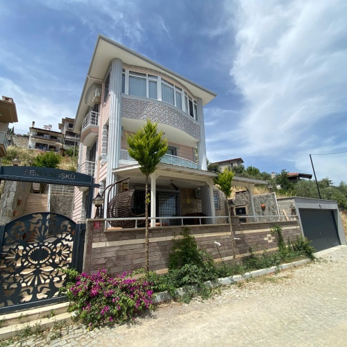 ALTINOLUKTA EŞSİZ MANZARALI LUX TRIPLEX VİLL